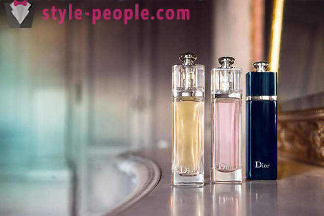 Dior Addict 2: opis okus in stranka pregledi
