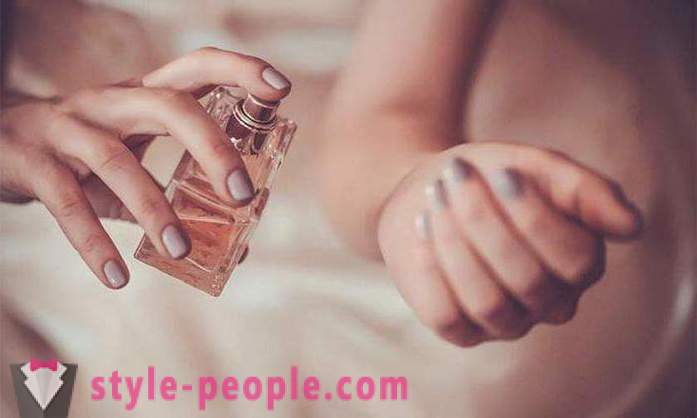 Parfum s feromoni: pregledov, mit ali resničnost, kot dejanje