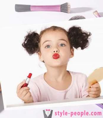 Otroci in ličila: starši o tem, ali naj prepove otroku za uporabo kozmetike