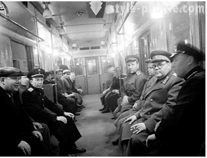 Metro Moskva, ki je postala dom za mnoge med vojno