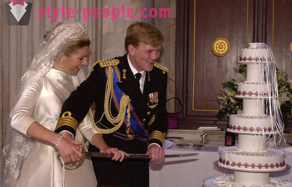 Izbor presenetljivo kraljeve poročne torte