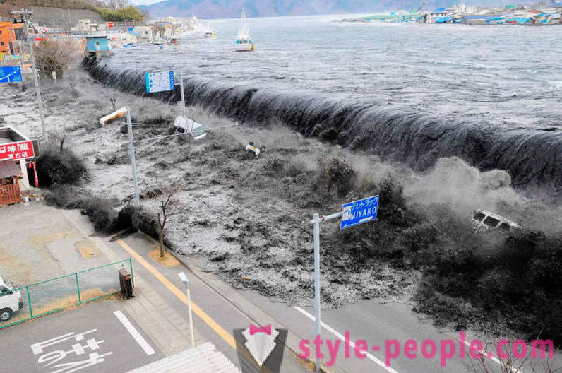 Obala Japonske, cunamiju poškodovane v letu 2011, zaščitena 12-metrski zid na