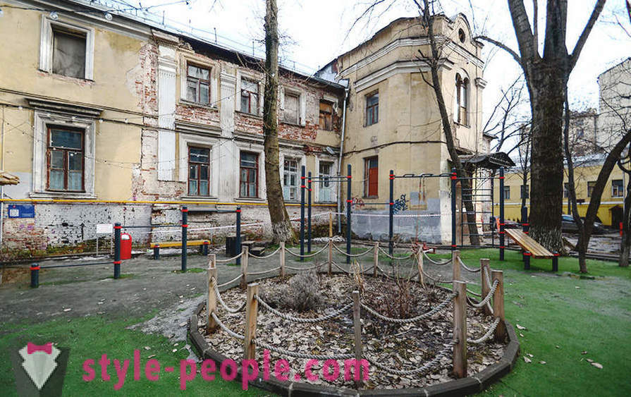 Stroški stanovanja v najstarejših Moskva dvorce