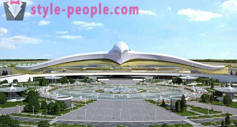 Turkmenistan odprli letališče v obliki letečega sokol