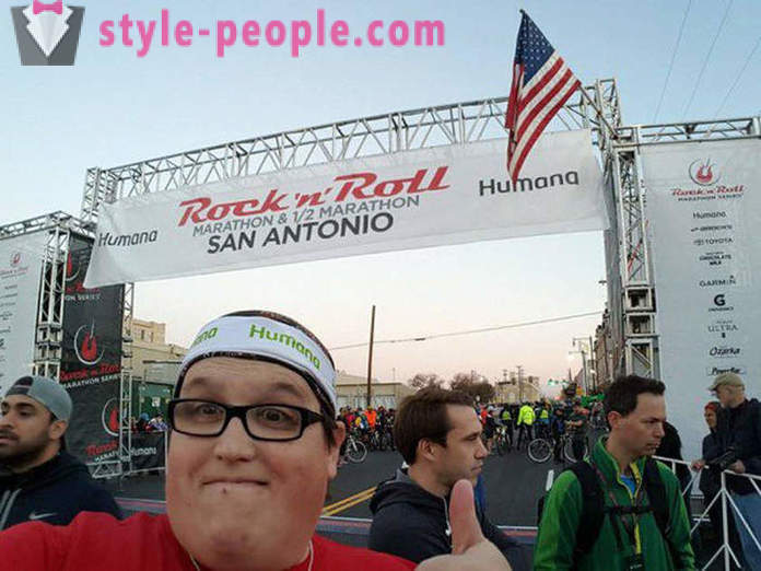 Run, brez ustavljanja: človek, ki tehta 250 kg navdihuje ljudi s svojim zgledom
