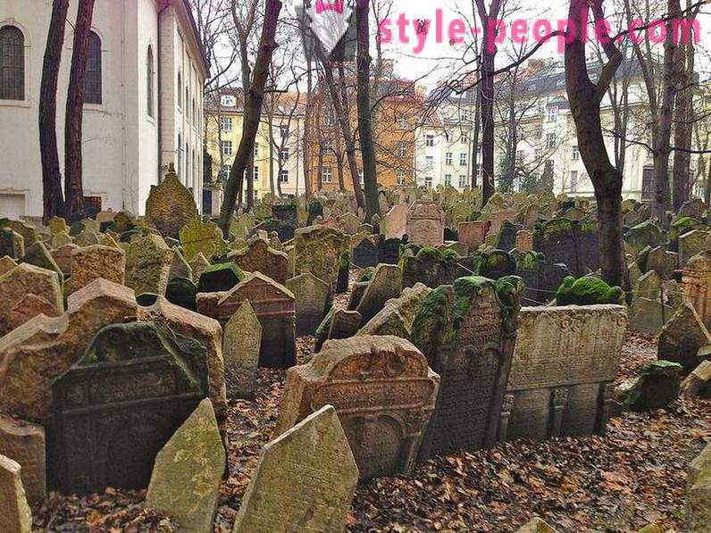 Večplastni judovsko pokopališče v Pragi