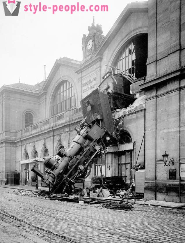 Train Wreck na Montparnasse Station leta 1895