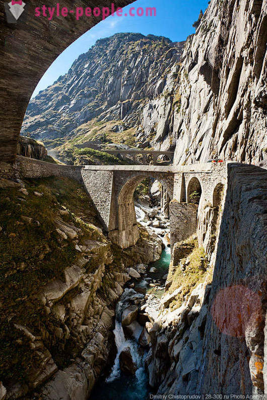 Hudičev most in Suvorov v Švici