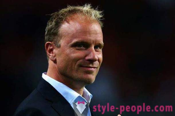 Dennis Bergkamp - Nizozemski nogometni trener. Življenjepis športna kariera