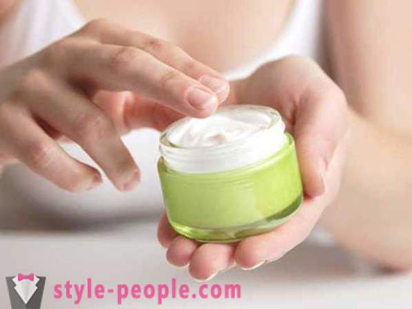 Kako izbrati krema za obraz za suho kožo: nasveti in pregledi kozmetičarke