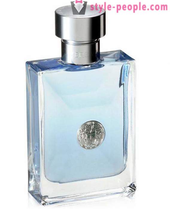 Bogat izbor parfumov takšnih znanih blagovnih znamk, kot 