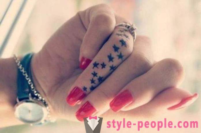 Tetovaže na prste - modni trend!
