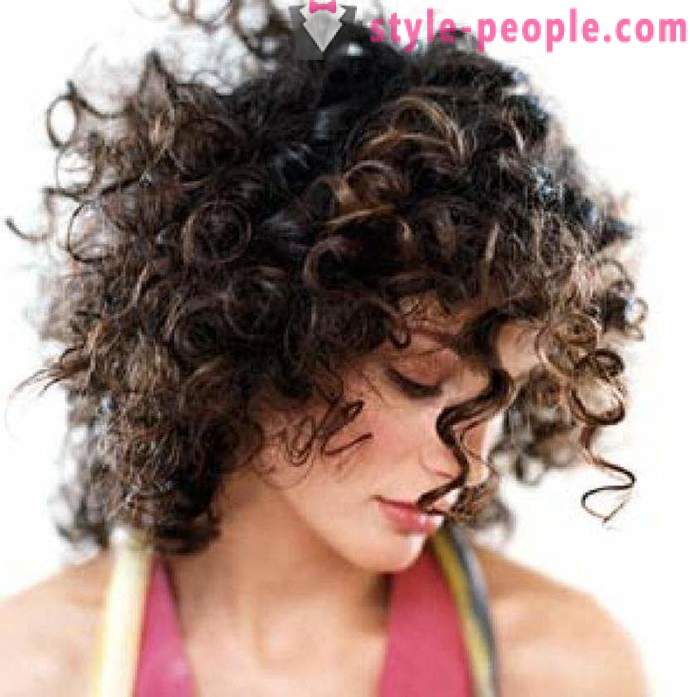 Curly las: striženje in oblikovanje