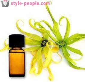 Eterično olje ylang-ylanga bodo vaši obraza kožo in lase, da je popolna