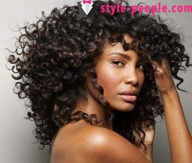 Hairstyles za kodrasti lasje: značilnosti oskrbe