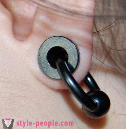 Predori v ušesih - za ekstremno piercing
