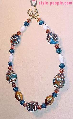 Original nakit z rokami: zapestnice trakovi